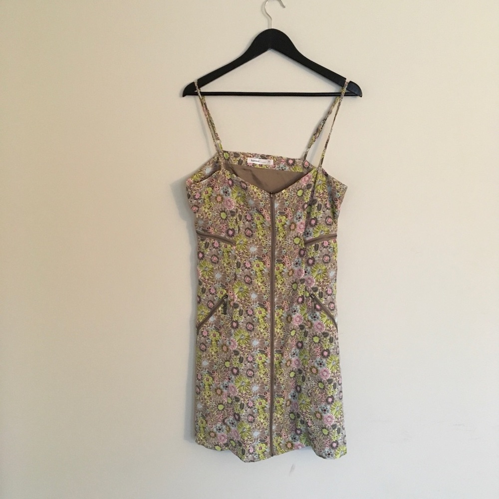 Kenzie Size 10 flower dress with zipper